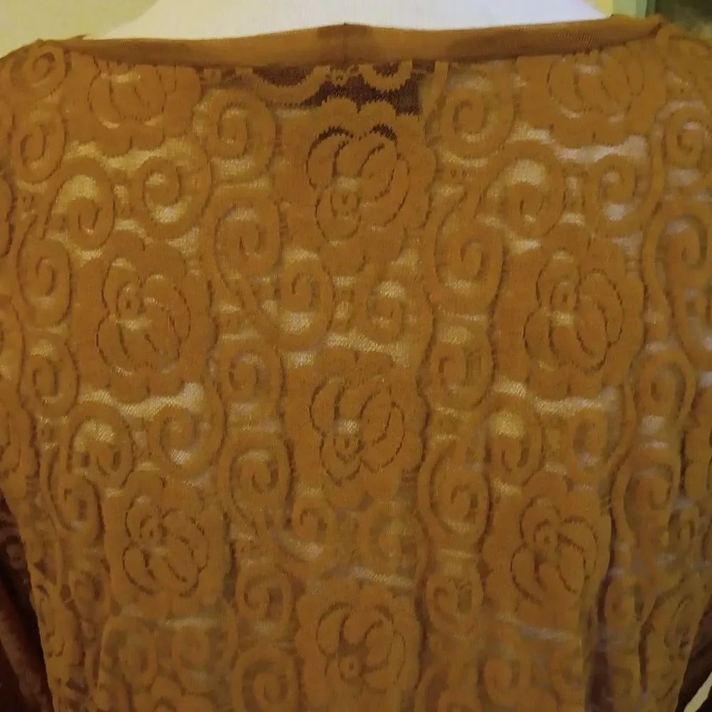 Serrahna Patchwork Top - Picture 6 of 11